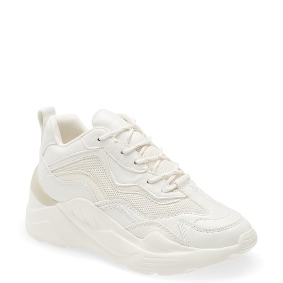 Topshop Shoes - NWT TopShop White Chunky Cancun Sneakers